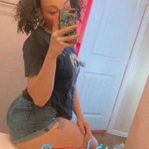 Meet your Posher, Cayla